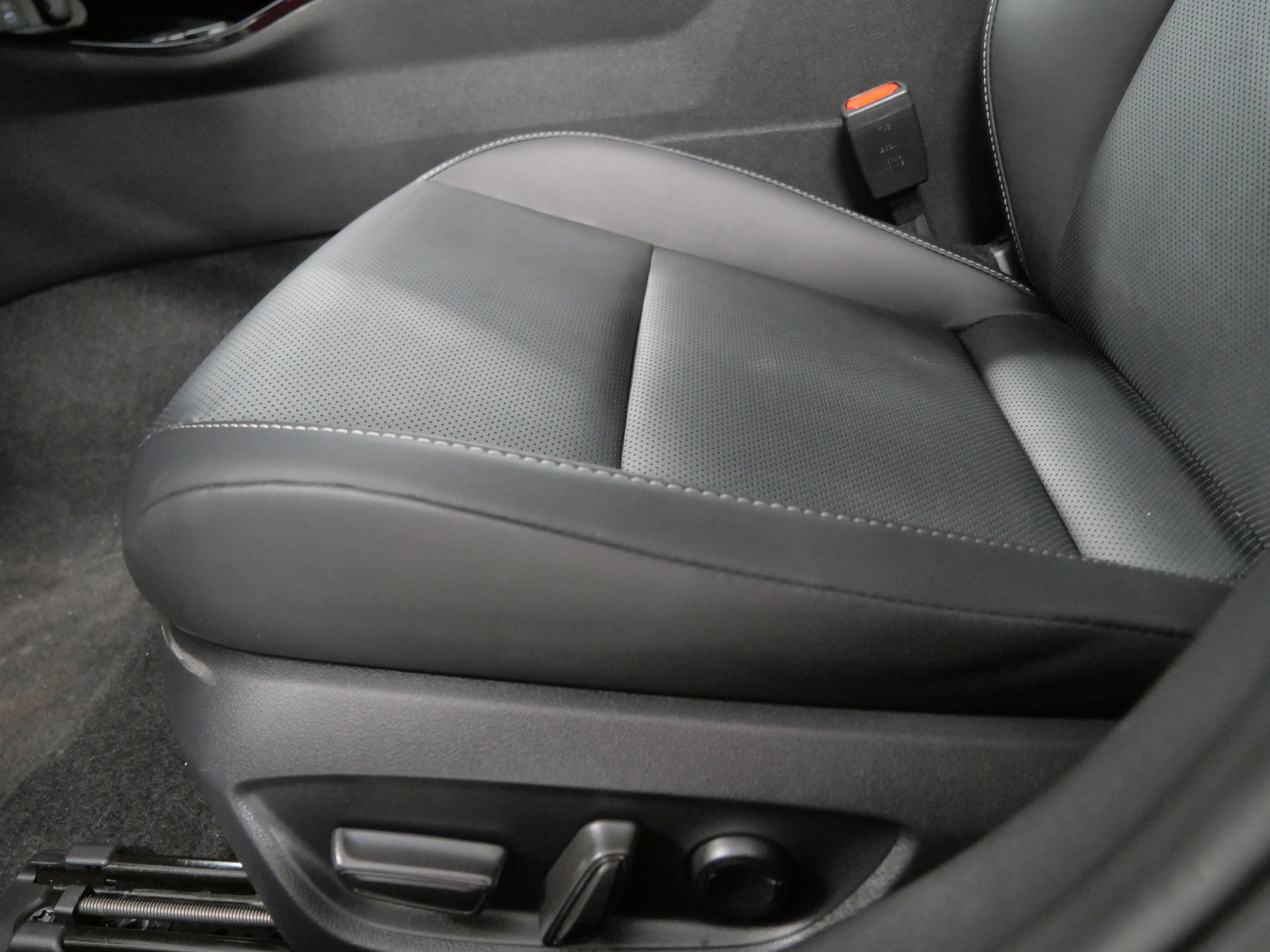 Used 2024 Toyota Prius XLE image 20