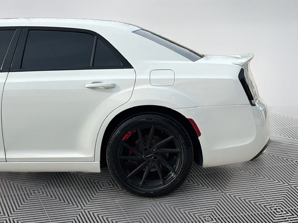 Used 2016 Chrysler 300 S w/ Light Group RWD image 6