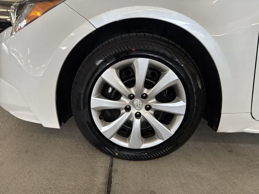 Used 2025 Toyota Corolla LE FWD image 10