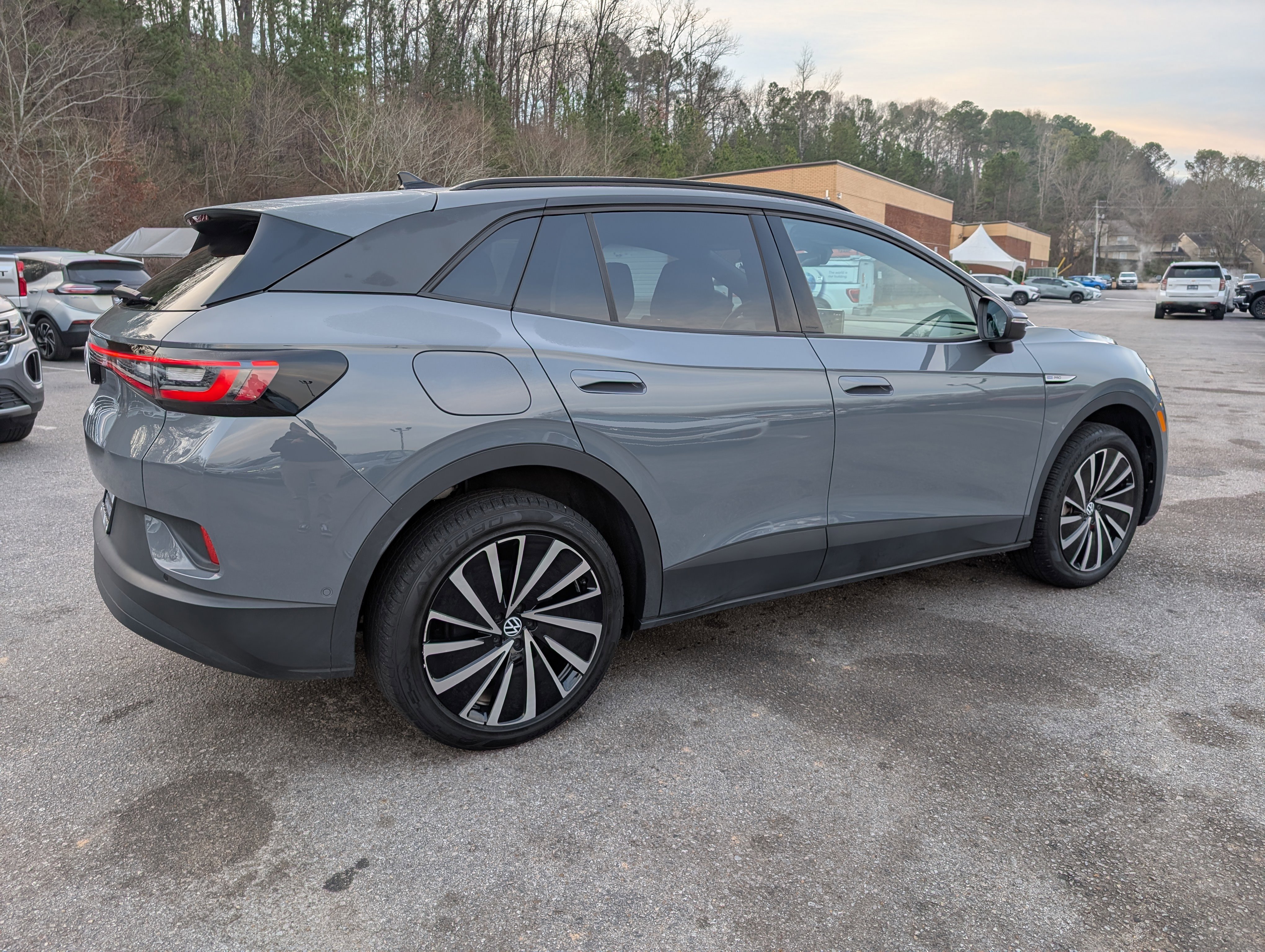 Used 2025 Volkswagen ID.4 Pro image 9