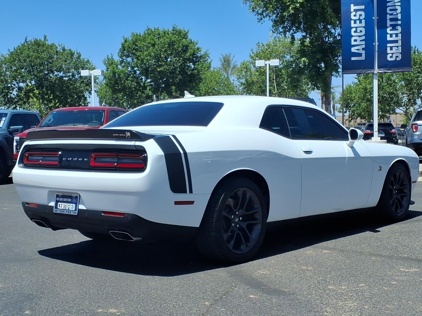 Used 2022 Dodge Challenger R/T Scat Pack w/ Scat Pack Stripe RWD image 4