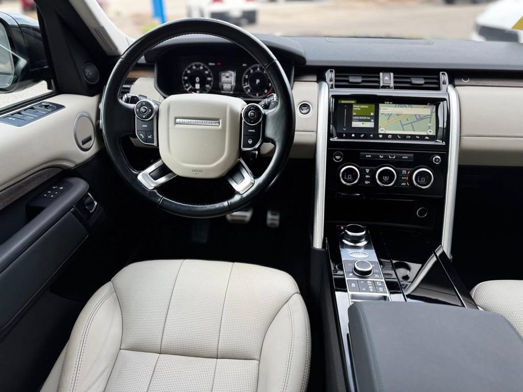 Used 2018 Land Rover Discovery HSE AWD/4WD image 24
