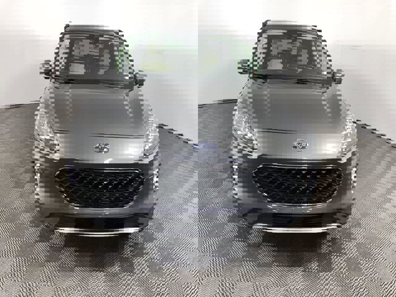 Used 2021 Ford Escape Titanium image 3