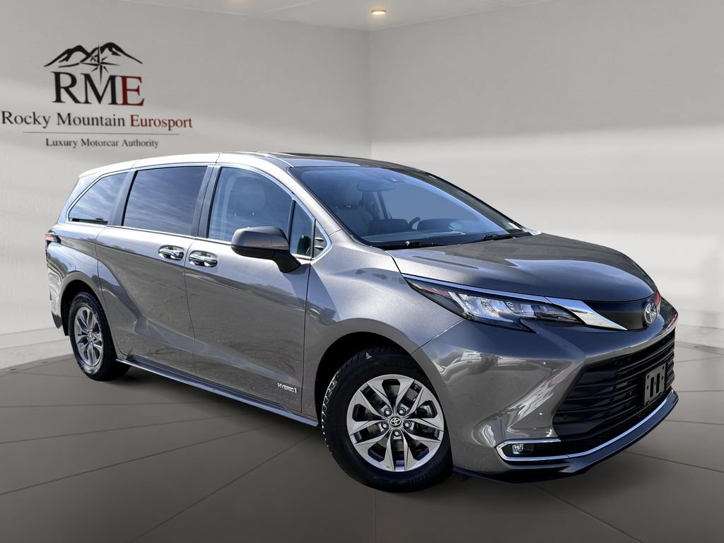 Used 2021 Toyota Sienna XLE AWD/4WD image 1