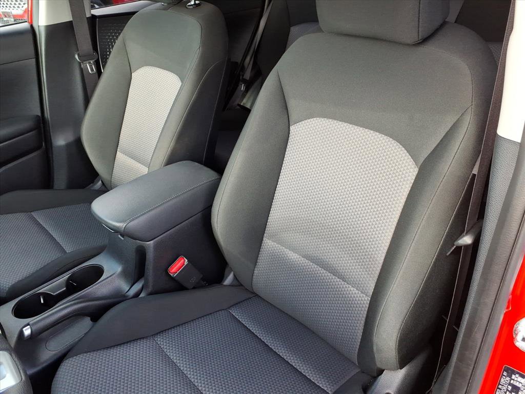 Used 2025 Kia Soul LX w/ LX Technology Package FWD image 16