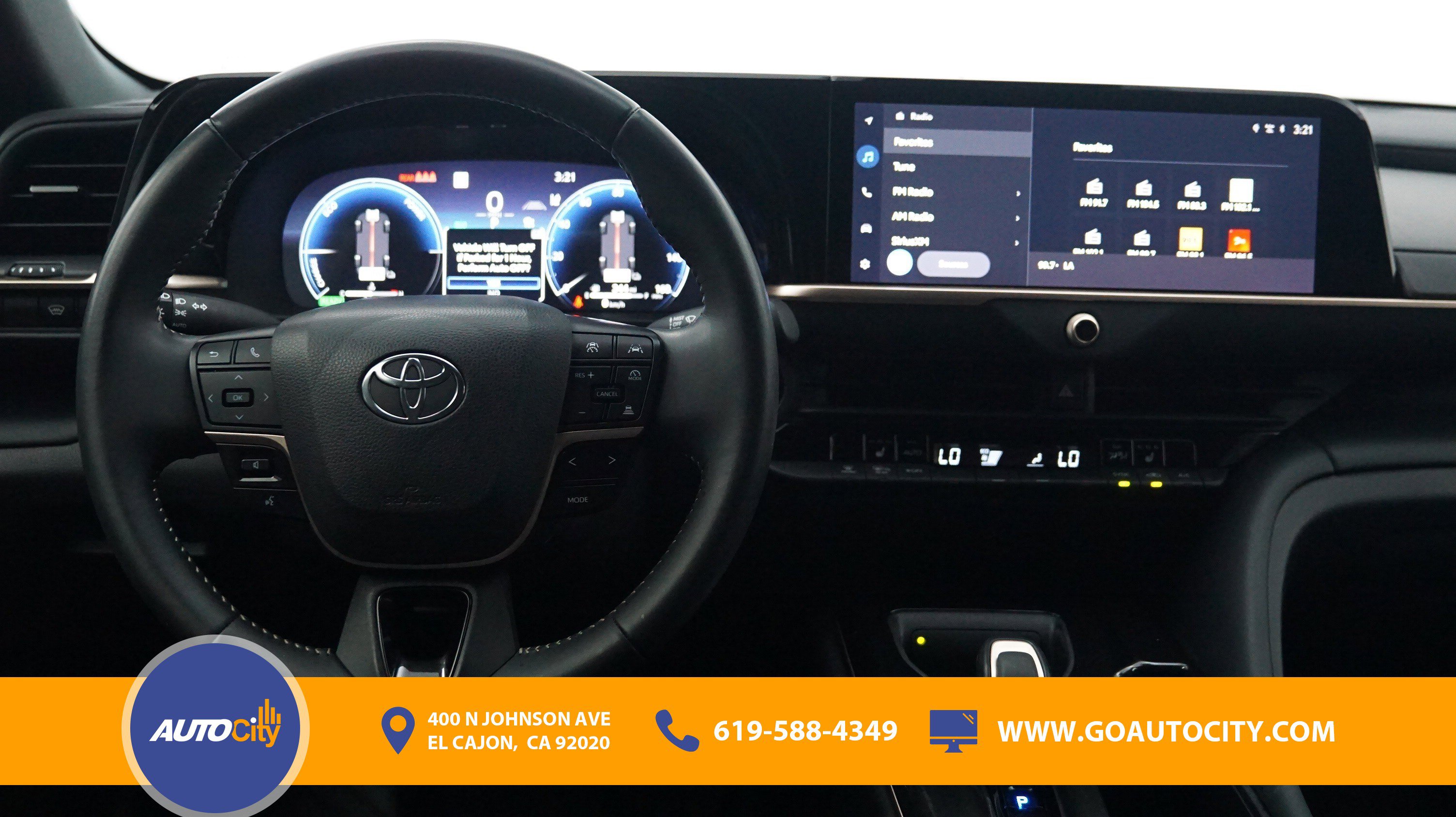 Used 2024 Toyota Crown XLE AWD/4WD image 5