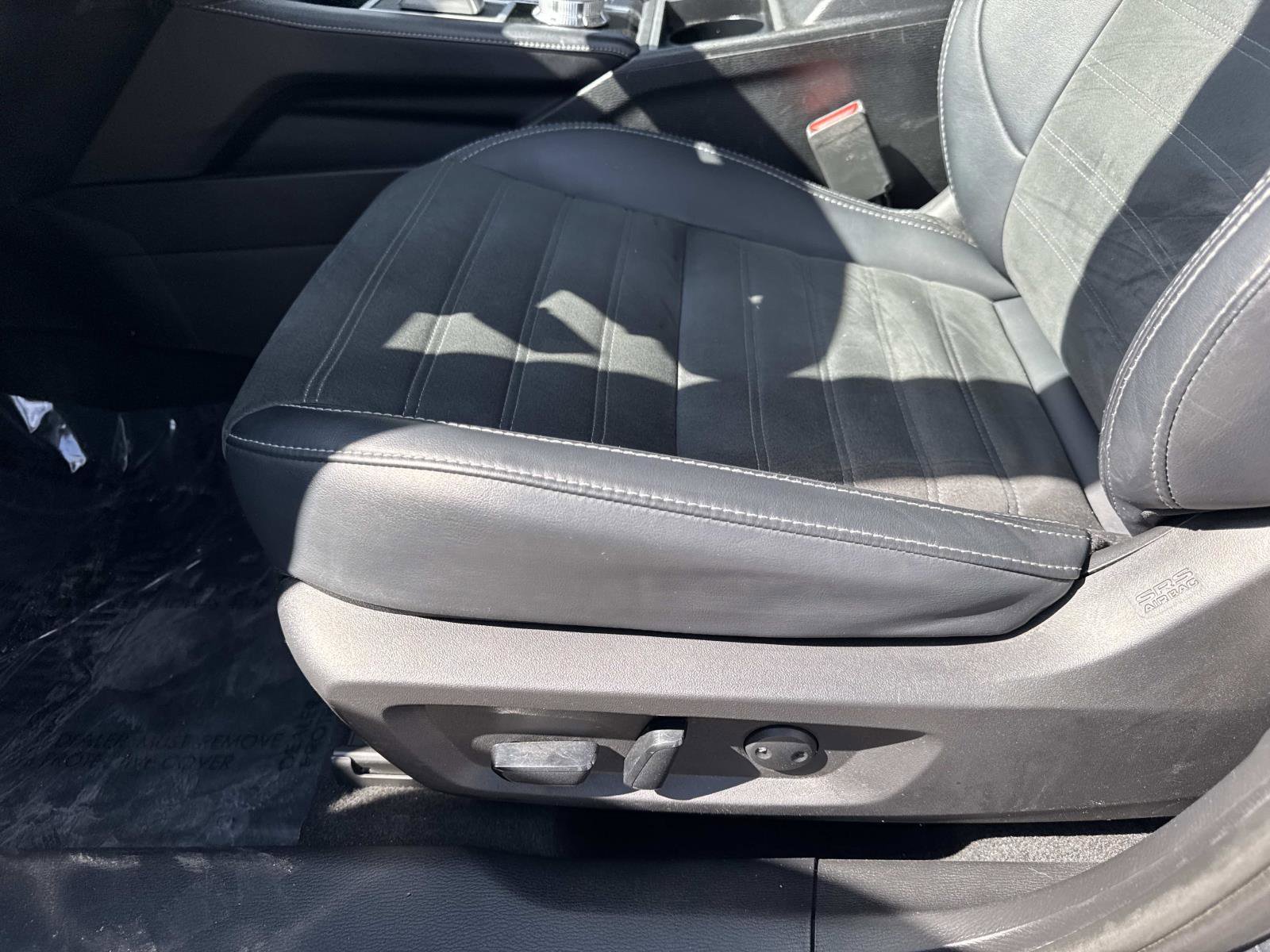 Used 2024 Mitsubishi Outlander AWD image 16