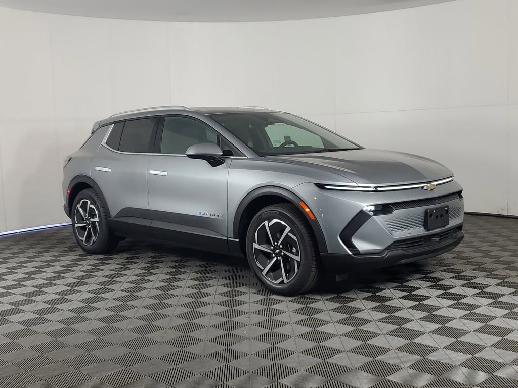 New 2026 Chevrolet Equinox EV LT image 2