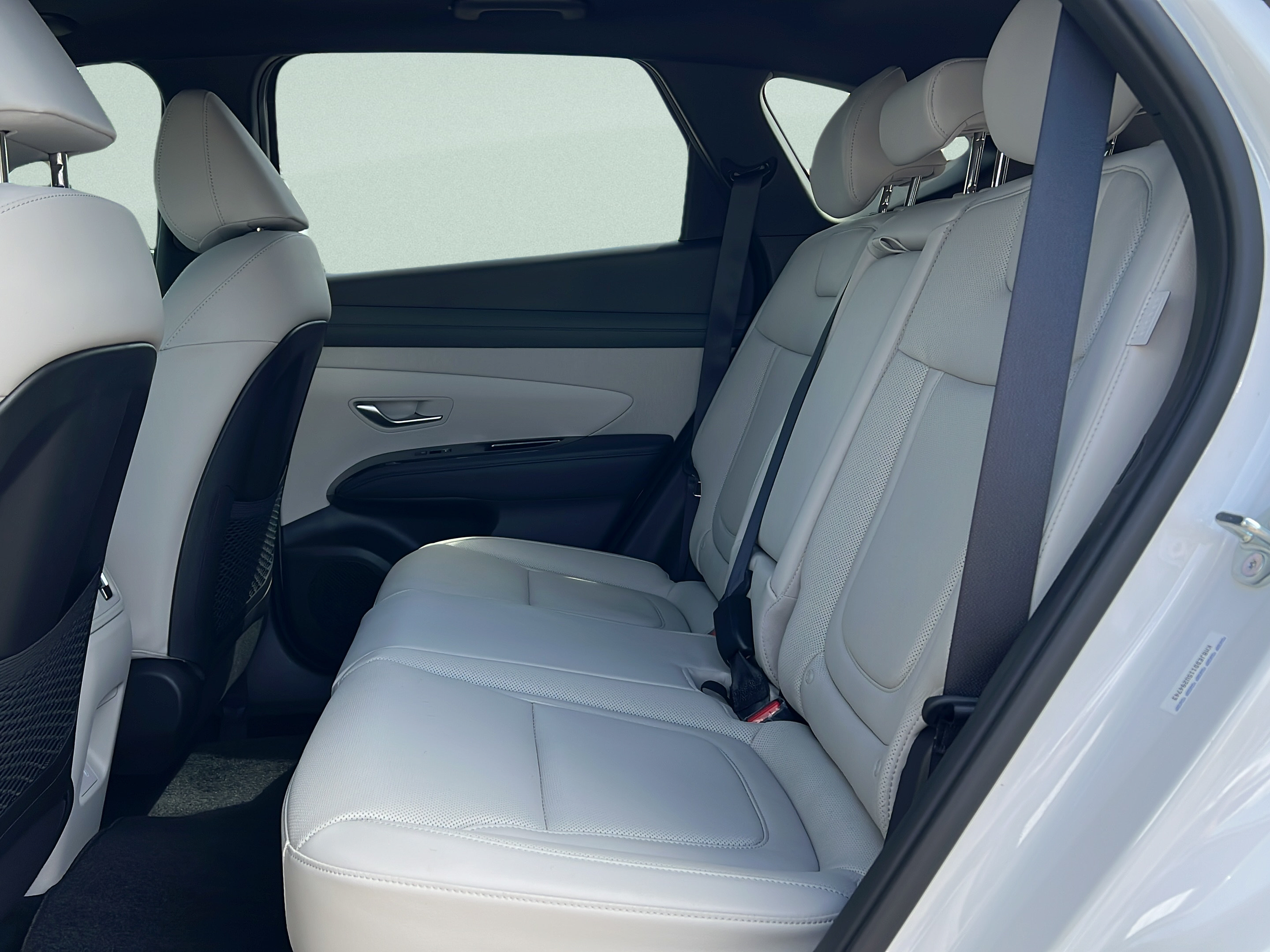 Certified 2025 Hyundai Tucson Limited AWD/4WD image 11