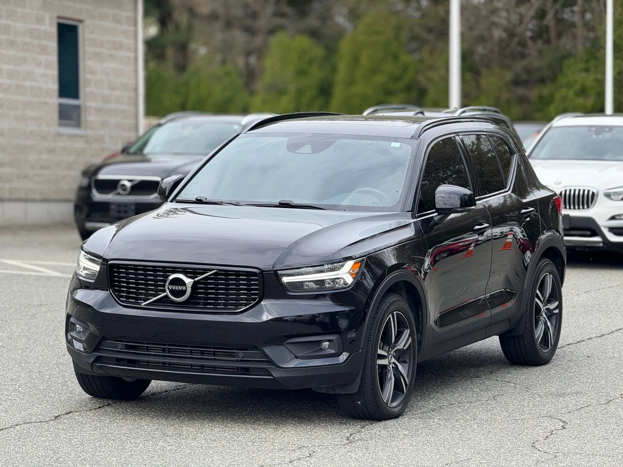 Used 2021 Volvo XC40 T5 R-Design