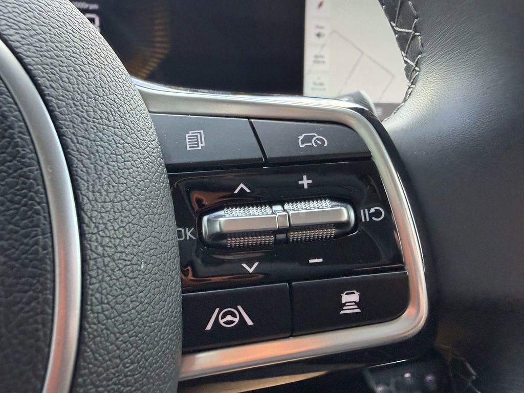 Used 2025 Kia Sorento S FWD image 30