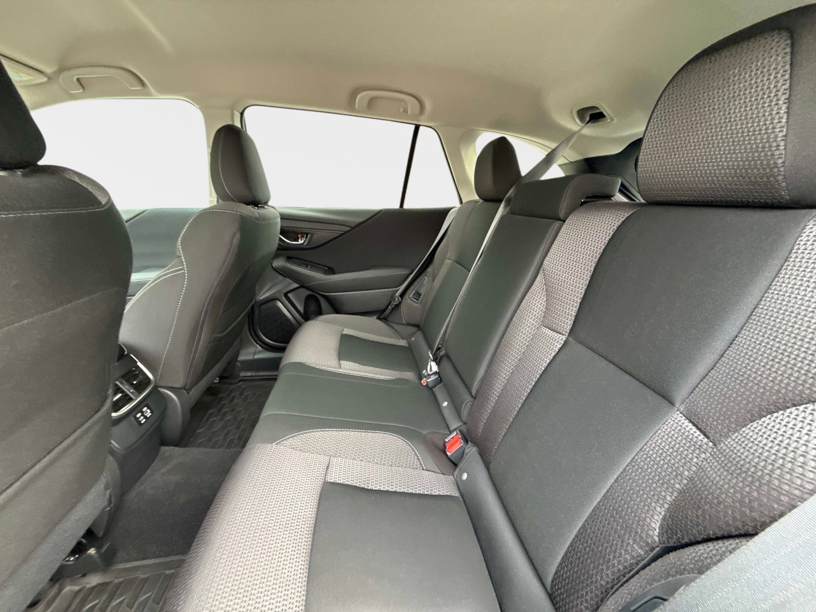 Used 2024 Subaru Outback Premium w/ Popular Package #1A image 14