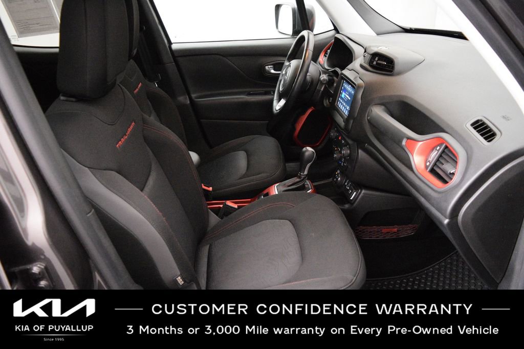 Used 2018 Jeep Renegade Trailhawk AWD/4WD image 16