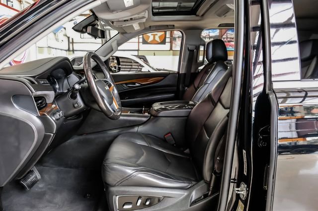 Used 2018 Cadillac Escalade ESV Premium Luxury AWD/4WD image 6