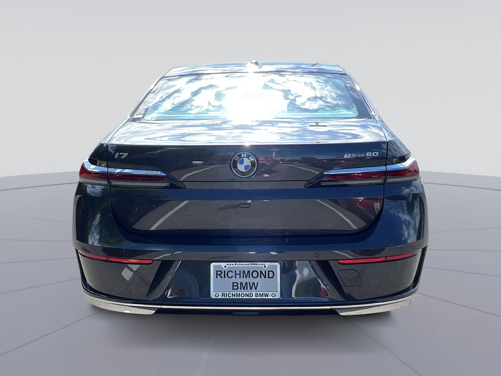Used 2024 BMW i7 xDrive60 RWD image 8