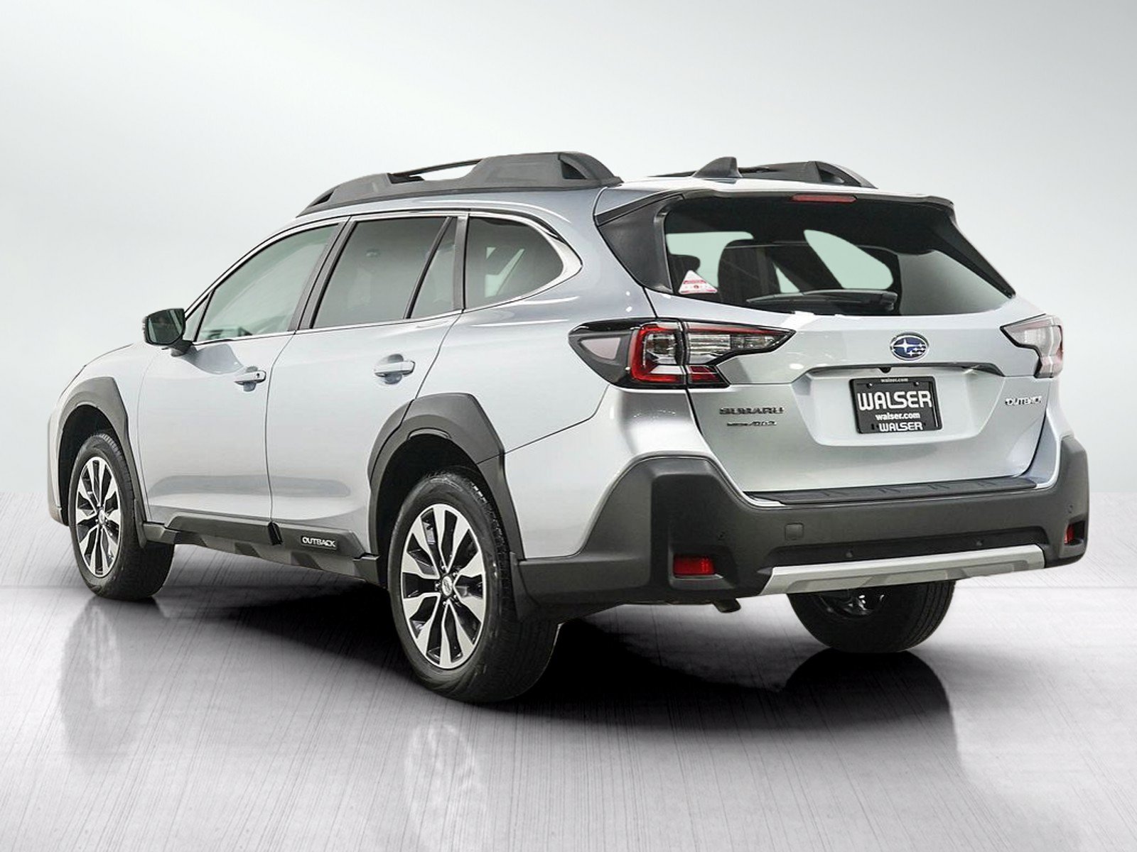 Used 2024 Subaru Outback Limited AWD/4WD image 3