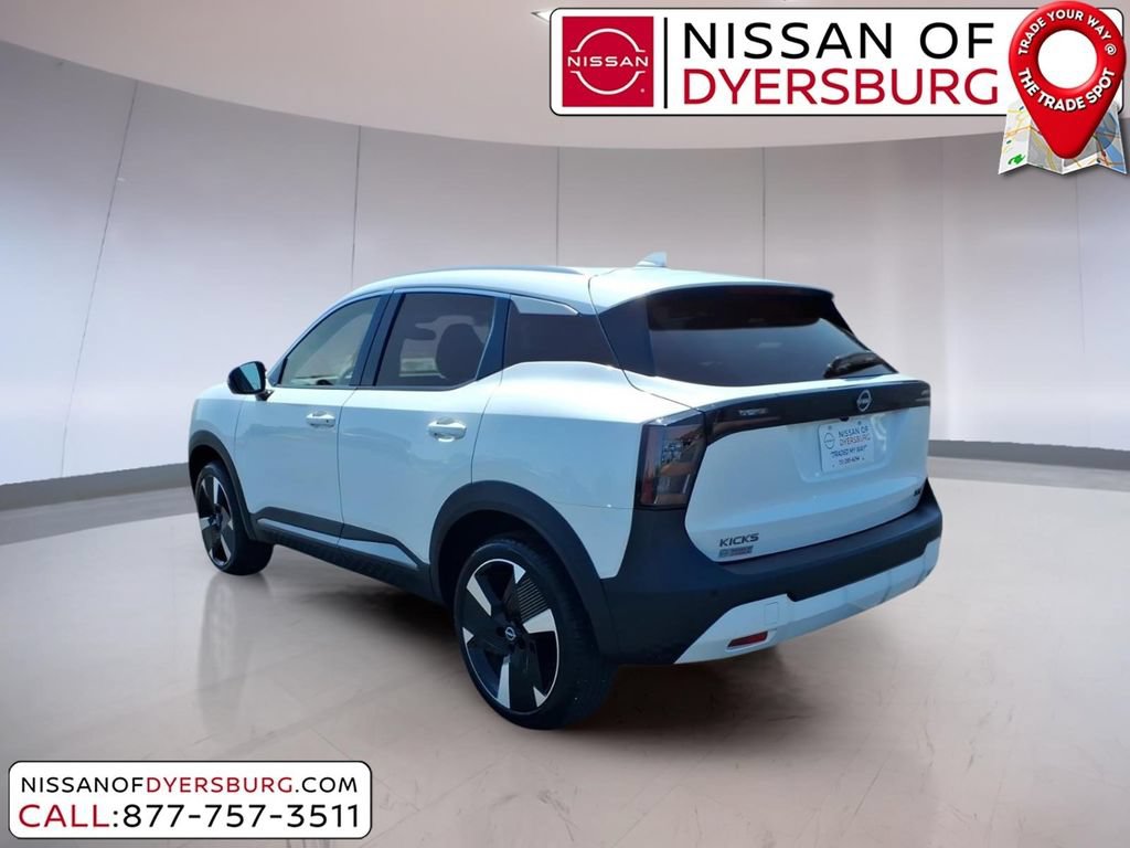 Used 2025 Nissan Kicks SR FWD image 5