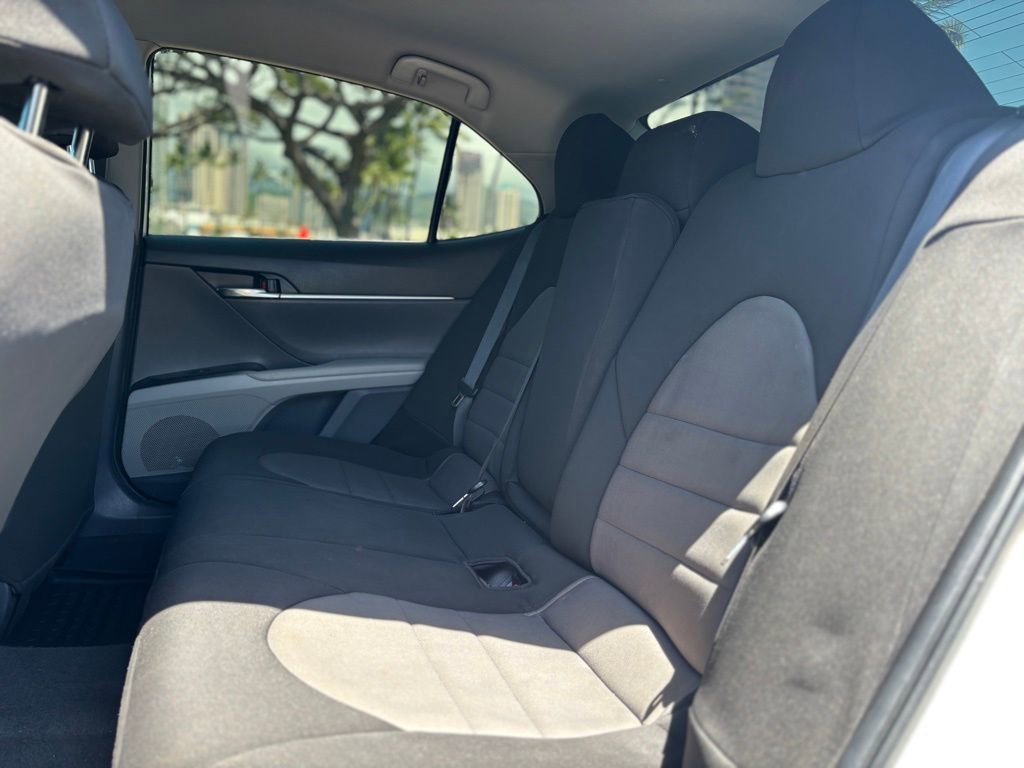 Used 2019 Toyota Camry L image 10