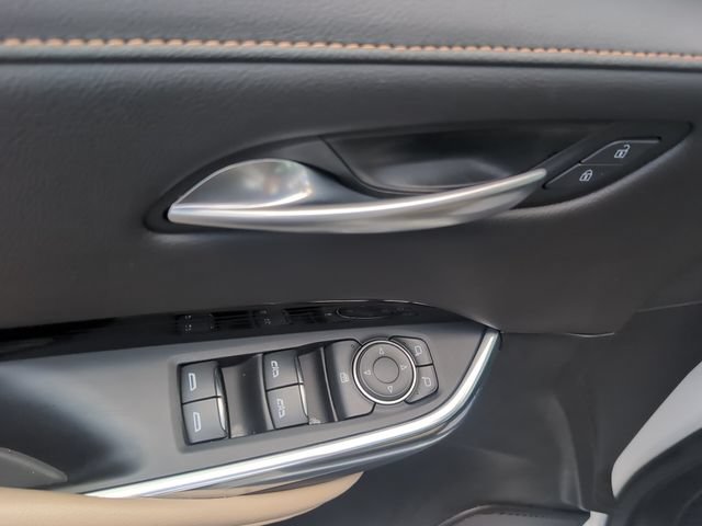 Used 2024 Cadillac XT4 Luxury w/ Cold Weather Package FWD image 10