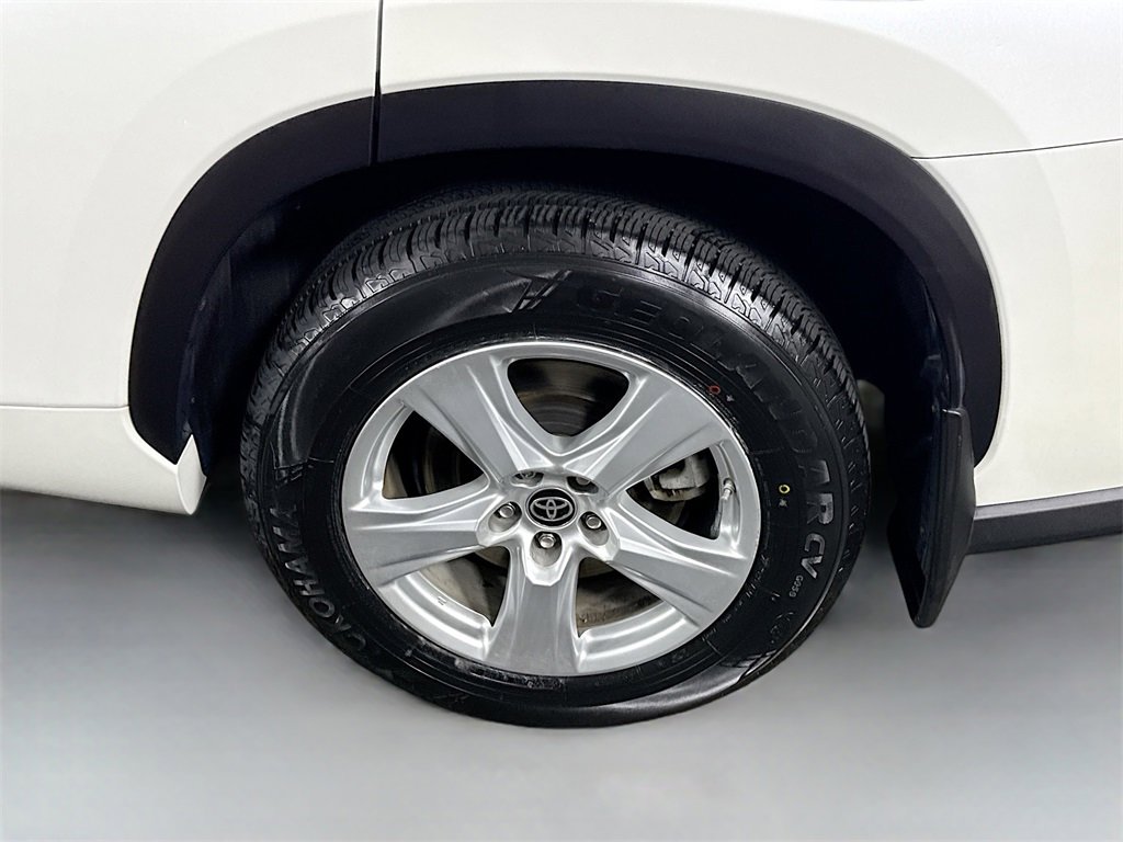 Certified 2020 Toyota Highlander LE image 38