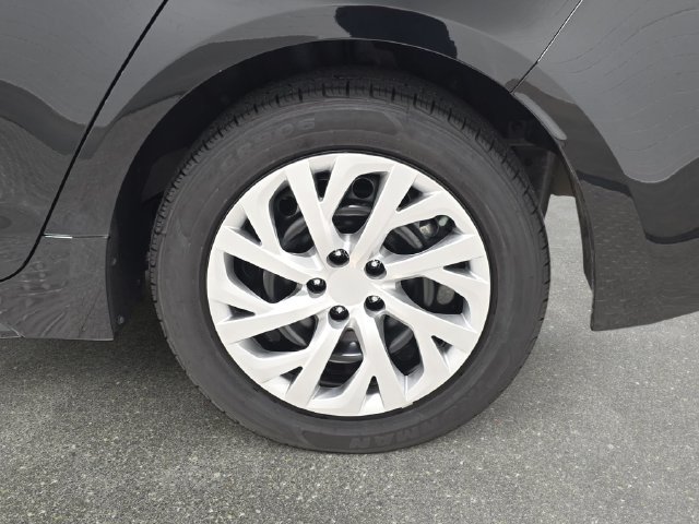 Certified 2025 Toyota Corolla LE FWD image 27