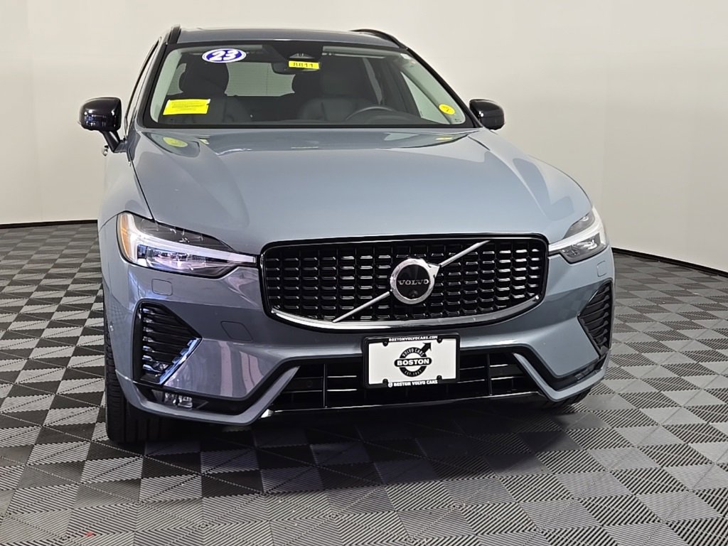 Certified 2023 Volvo XC60 B5 Plus w/ Climate Package image 3