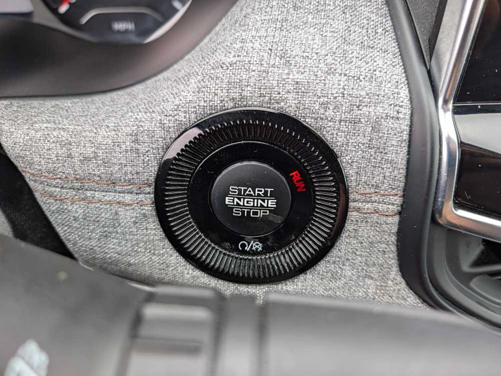 Used 2024 Jeep Compass Latitude AWD/4WD image 24