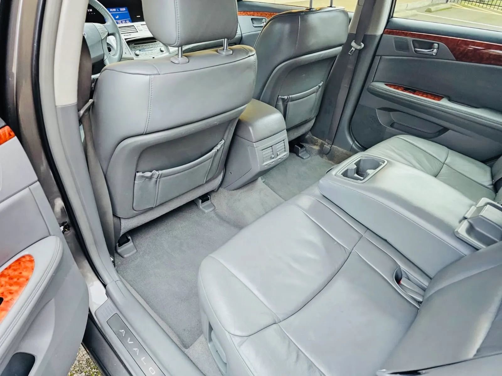 Used 2005 Toyota Avalon XLS FWD image 10