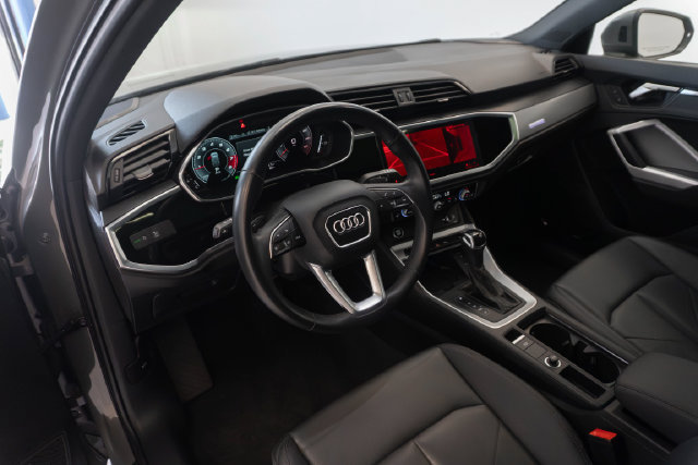 Used 2023 Audi Q3 2.0T Premium Plus AWD/4WD image 3