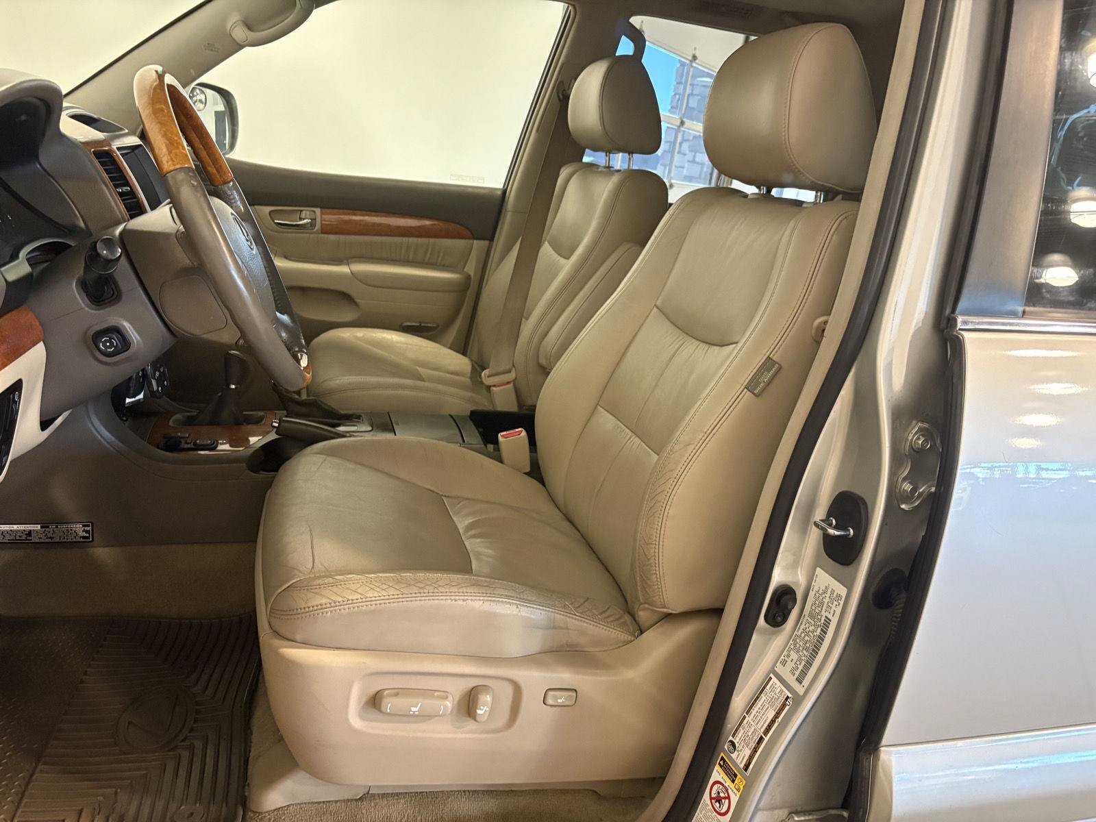 Used 2005 Lexus GX 470 AWD/4WD image 14