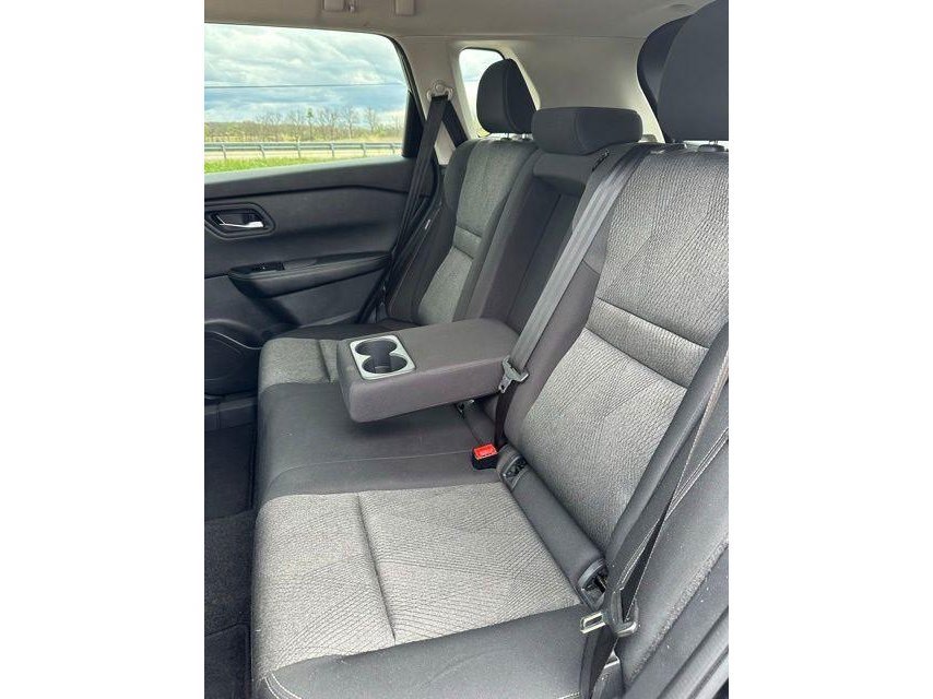 Used 2024 Nissan Rogue SV AWD/4WD image 17