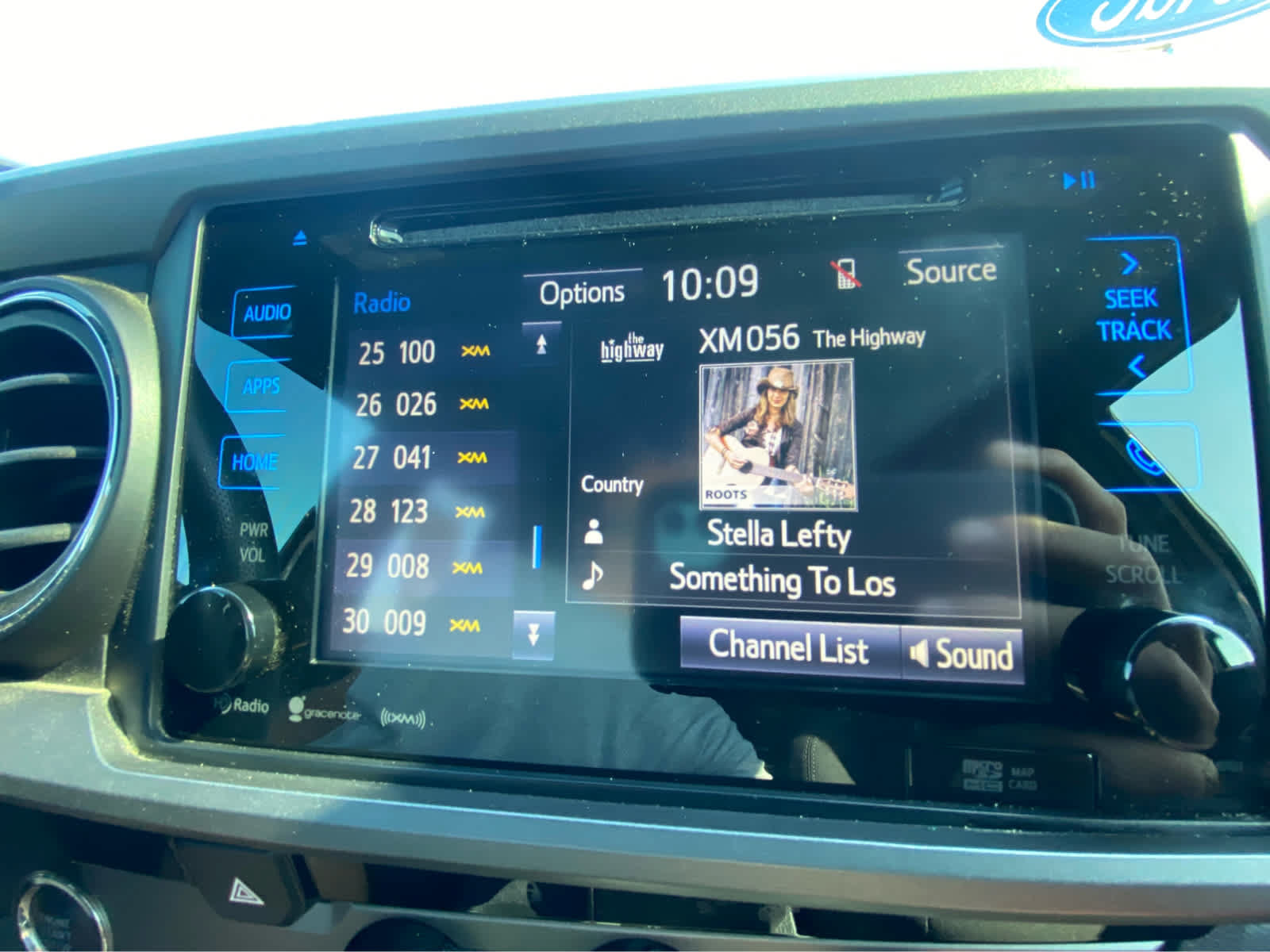 Used 2018 Toyota Tacoma TRD Sport w/ Technology Package RWD image 26