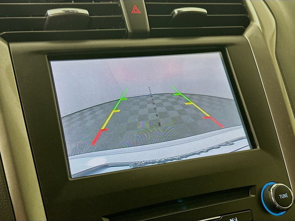 Used 2020 Ford Fusion SEL FWD image 18