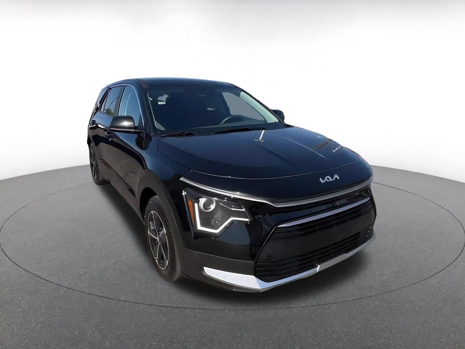 Used 2026 Kia Niro LX FWD image 3