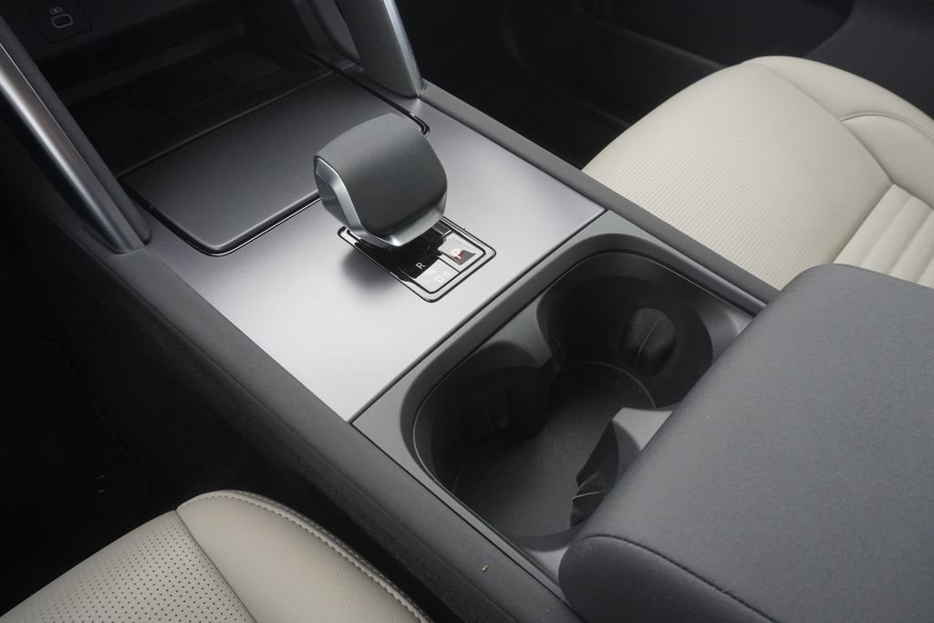 Used 2025 Land Rover Discovery Sport S image 14