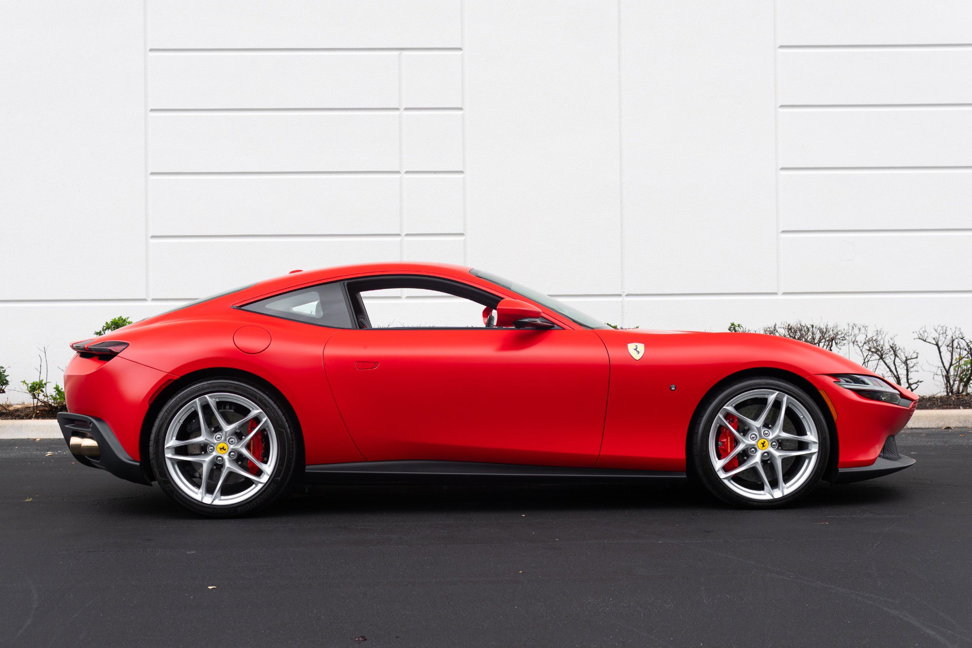 Used 2023 Ferrari Roma RWD image 16