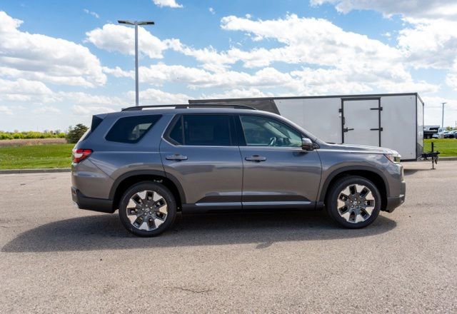 New 2026 Honda Pilot Touring image 8