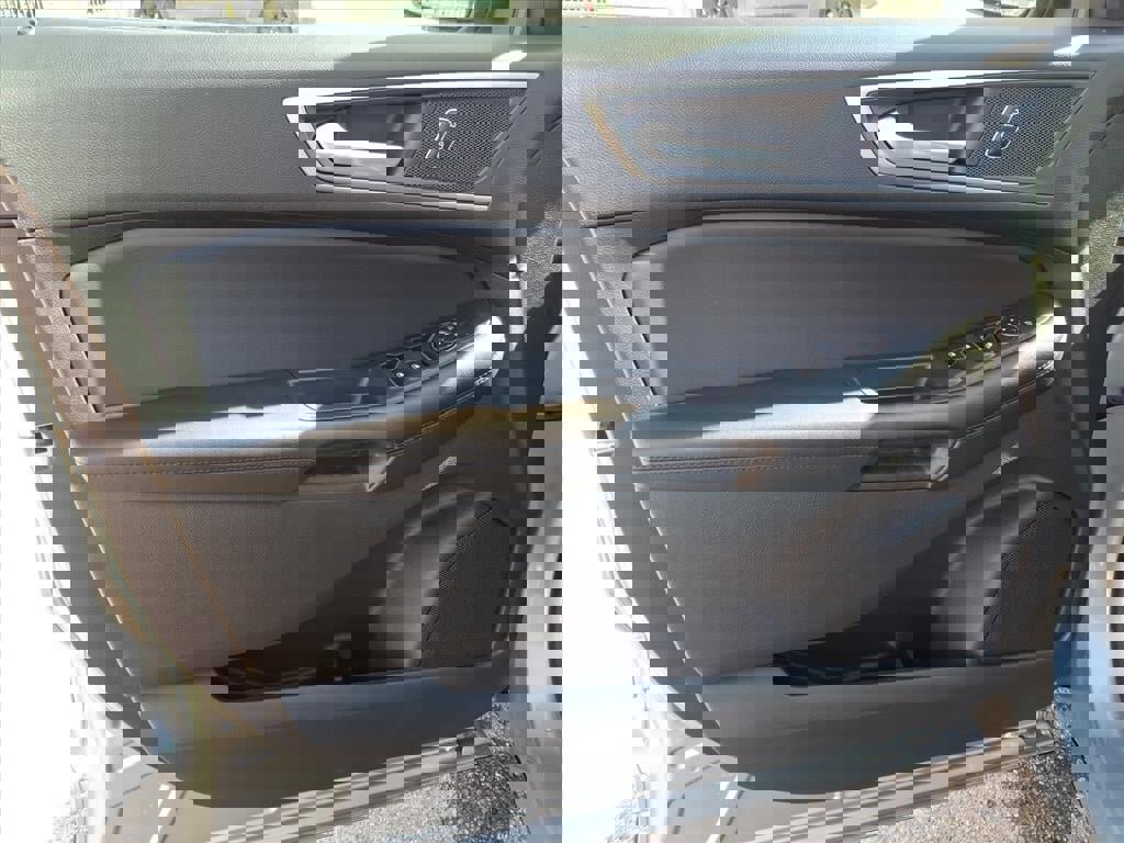 Used 2023 Ford Edge SEL w/ Convenience Package image 14