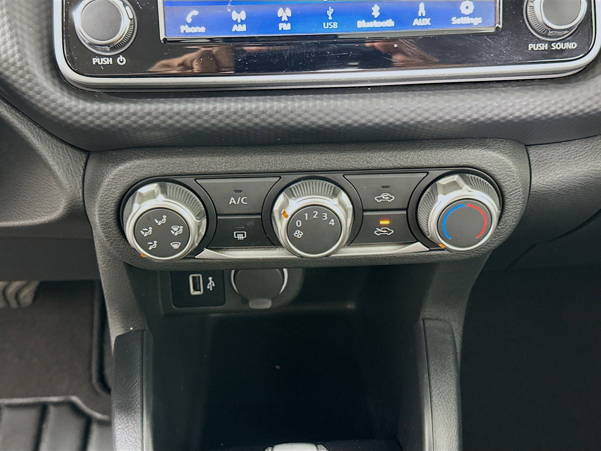 Used 2024 Nissan Kicks S image 22