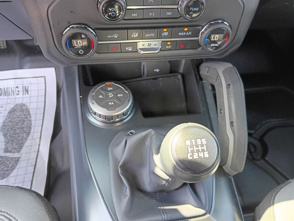 Used 2024 Ford Bronco Big Bend w/ Sasquatch Package image 13