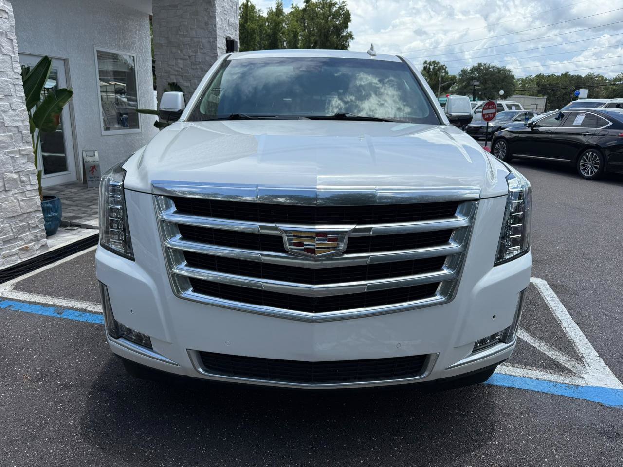Used 2018 Cadillac Escalade ESV Luxury RWD image 10