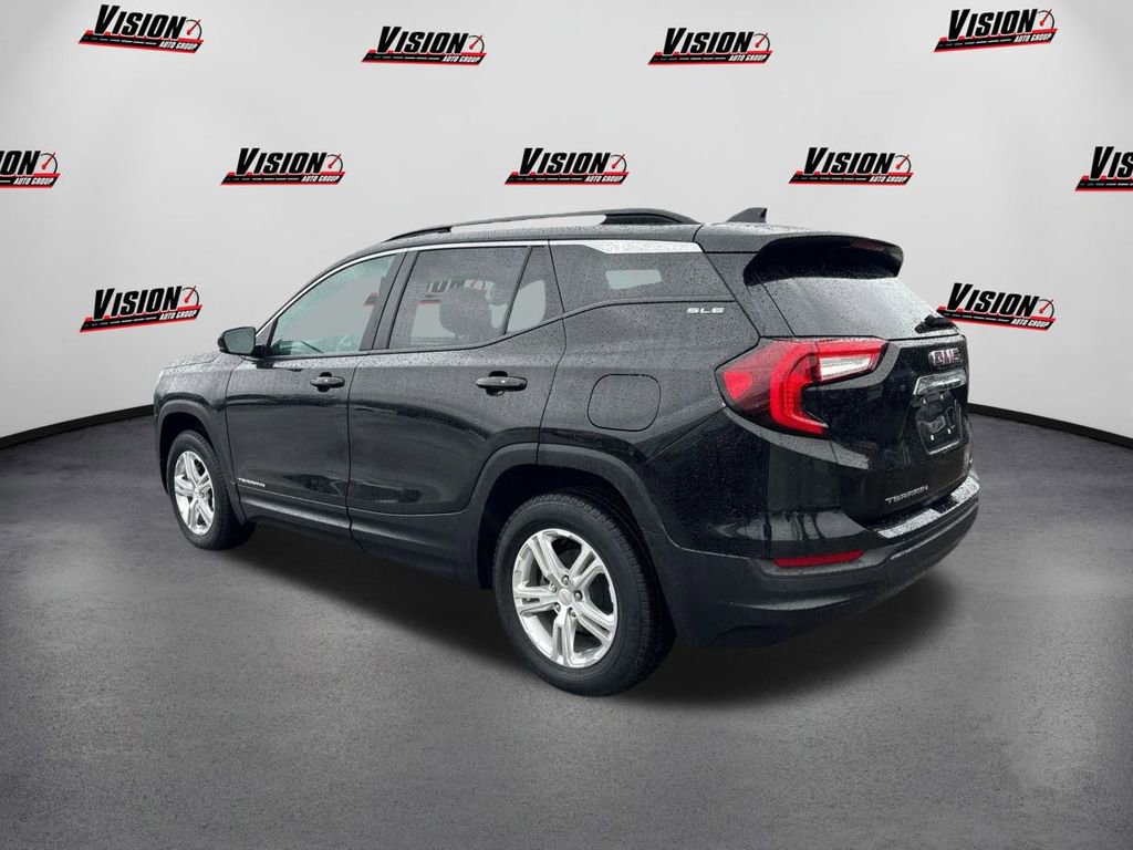 Used 2022 GMC Terrain SLE w/ Driver Convenience Package image 7