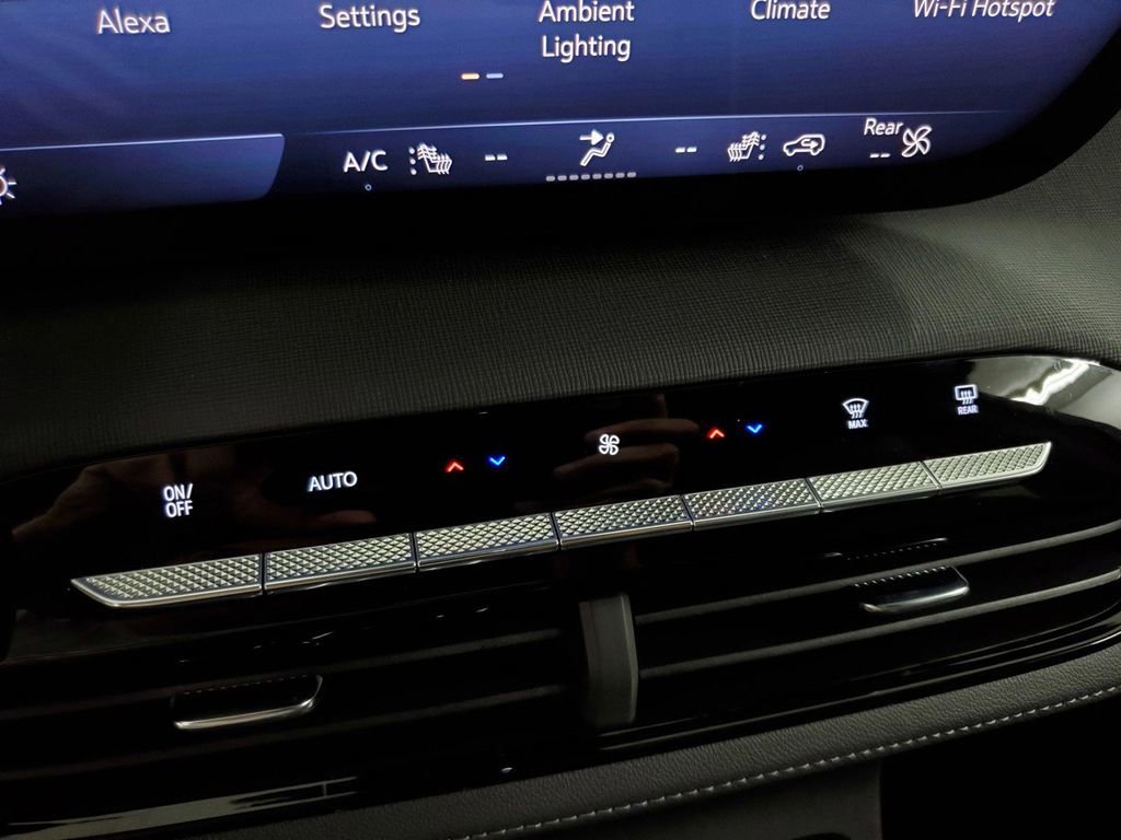 New 2025 Buick Enclave Preferred w/ Power Package image 16