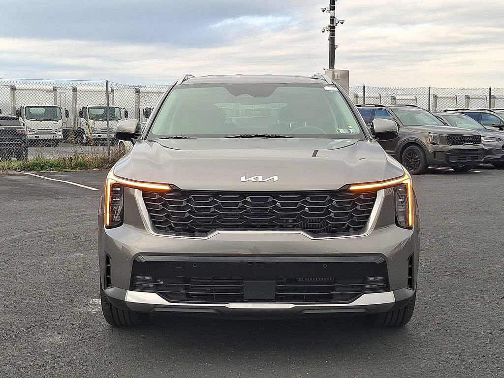 Certified 2025 Kia Sorento EX image 2
