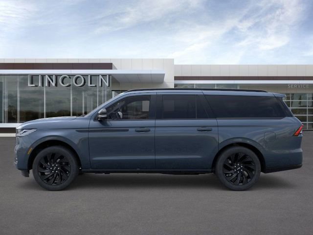 New 2026 Lincoln Navigator L Reserve w/ Jet Appearance Package image 3