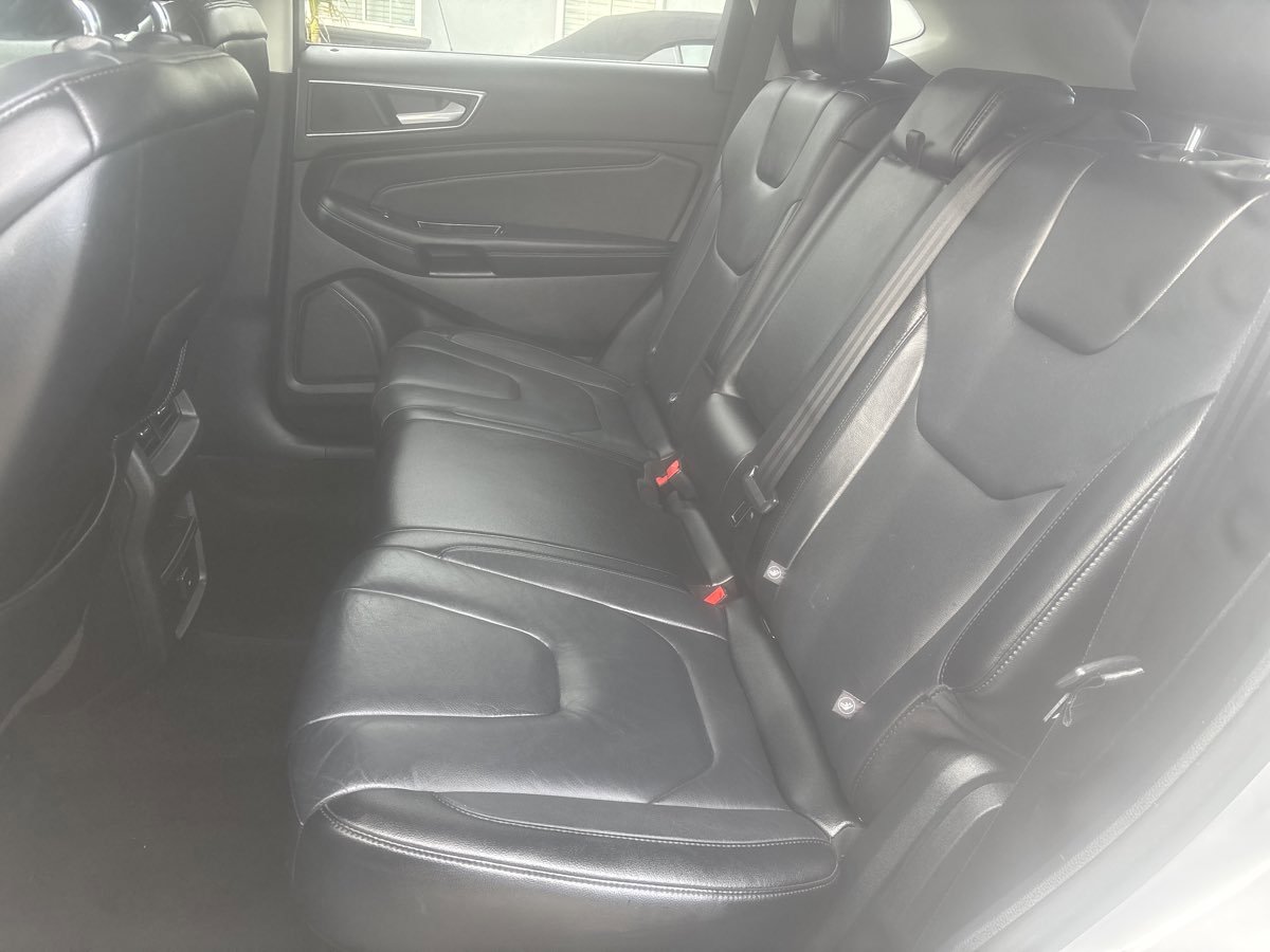 Used 2015 Ford Edge Titanium image 26