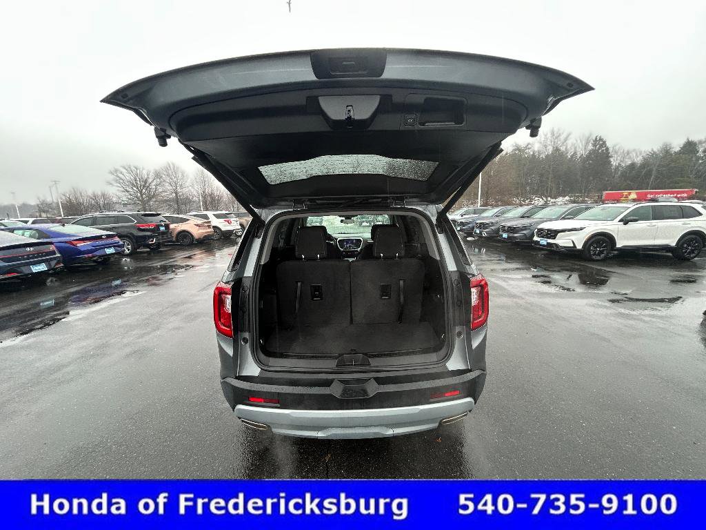 Used 2021 GMC Acadia SLE w/ Driver Convenience Package image 11