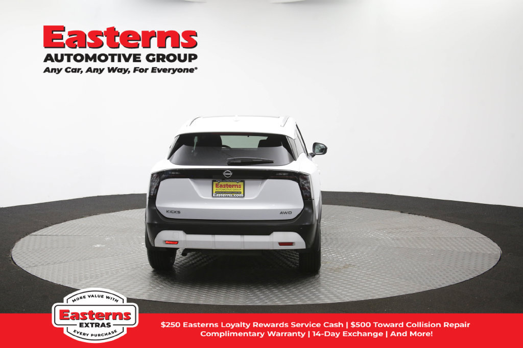 Used 2025 Nissan Kicks SV w/ SV Premium Package AWD/4WD image 41