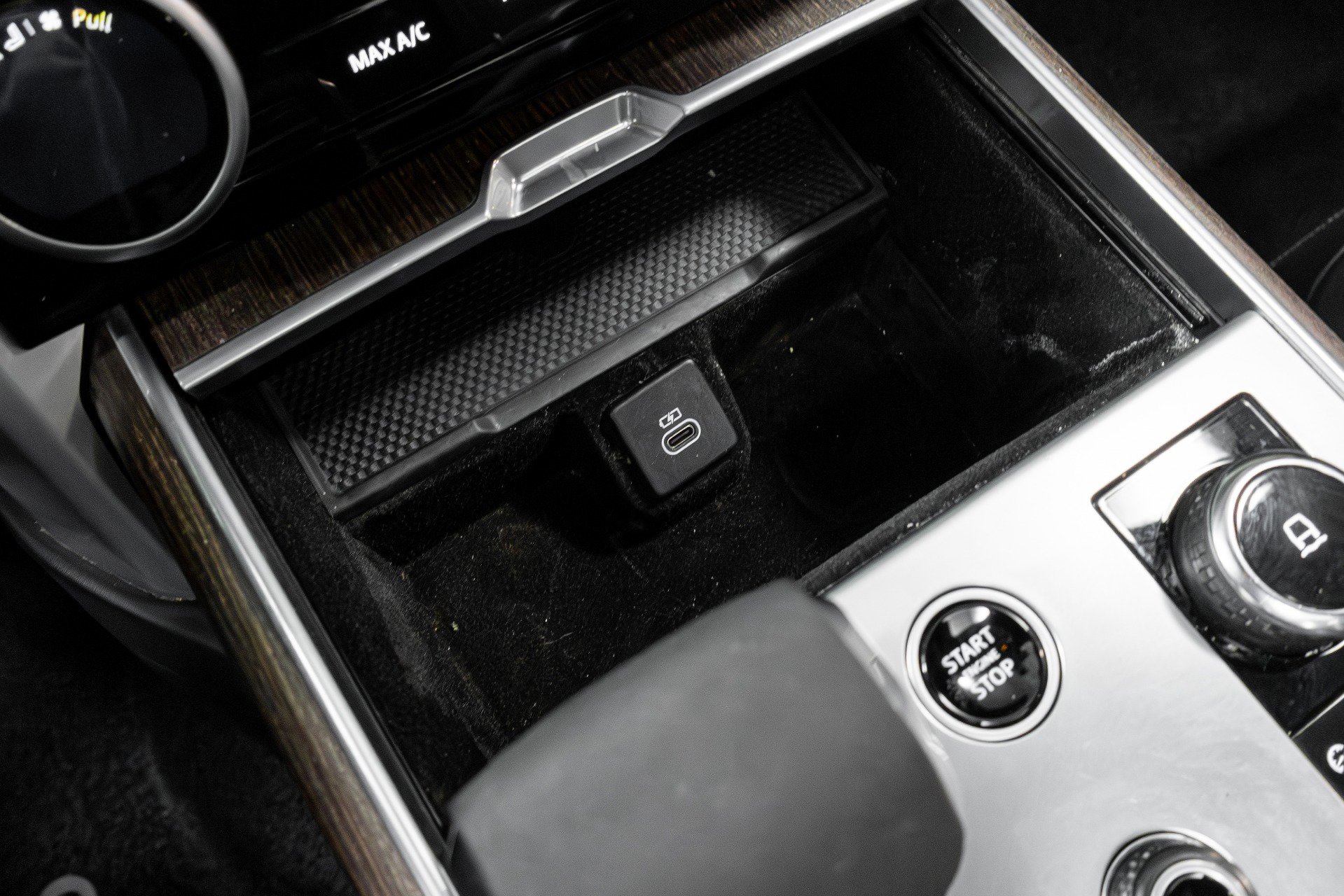 Used 2023 Land Rover Range Rover Long Wheelbase SE image 65