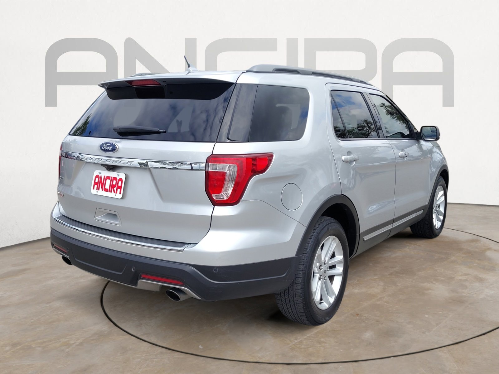 Used 2018 Ford Explorer XLT w/ Equipment Group 202A image 13